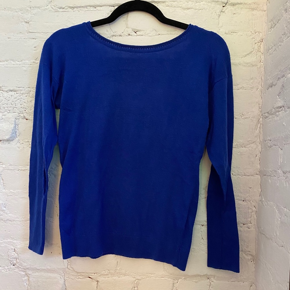 Beautiful sweater woman French brand